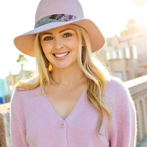 Meet your Posher, Christina